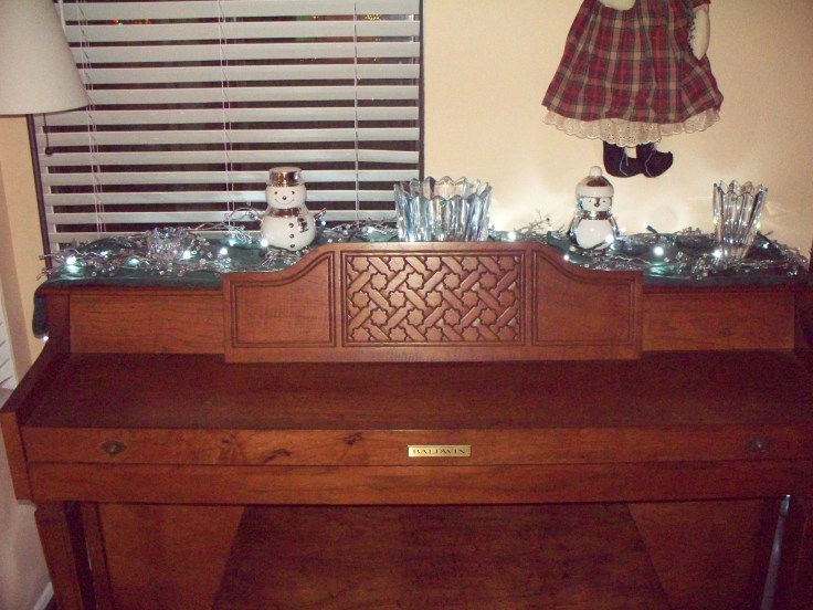 Winter theme on the piano